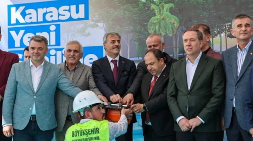 Karasu’da Sakarya Nehri ile Karadeniz’in buluştuğu noktada yeni bir sahil alanı inşasının temeli atıldı