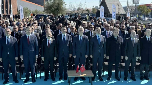Ticaret Bakanı Bolat: İran’la ticari taşımalar kontrollü bir şekilde devam ediyor