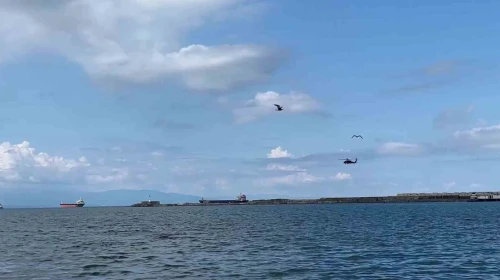 Savaş helikopterlerinin eğitim uçuşu Ereğli’de heyecan yaşattı