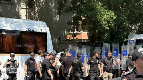 NATO karşıtı eylem yapan gruba gözaltı
