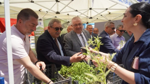 Edremit Belediyesi’nden ücretsiz ata tohumu fide dağıtımı