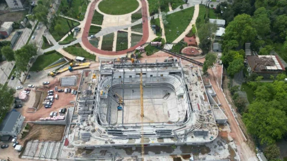 Atatürk Spor Salonu hızla yükseliyor