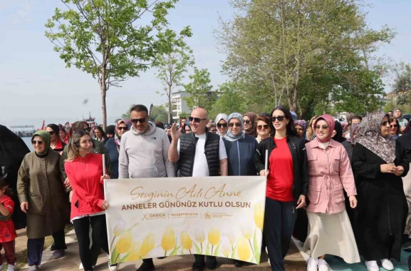 Darıca’da Anneler Günü yürüyüşü düzenlendi