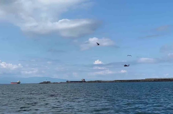 Savaş helikopterlerinin eğitim uçuşu Ereğli’de heyecan yaşattı