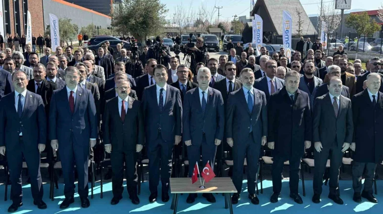 Ticaret Bakanı Bolat: İran’la ticari taşımalar kontrollü bir şekilde devam ediyor