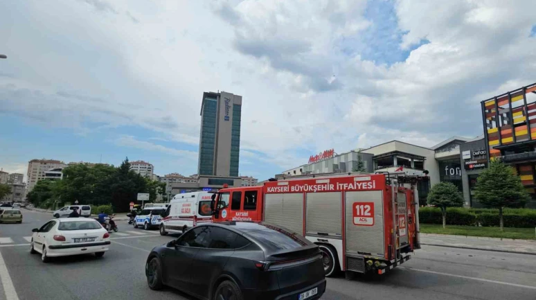 Forum Kayseri’de ’bomba’ paniği