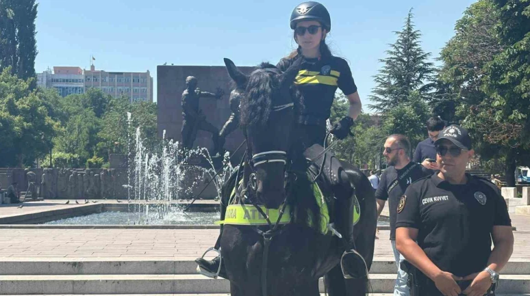 NATO Zirvesi öncesi başkentte atlı polislerin mesaisi sürüyor