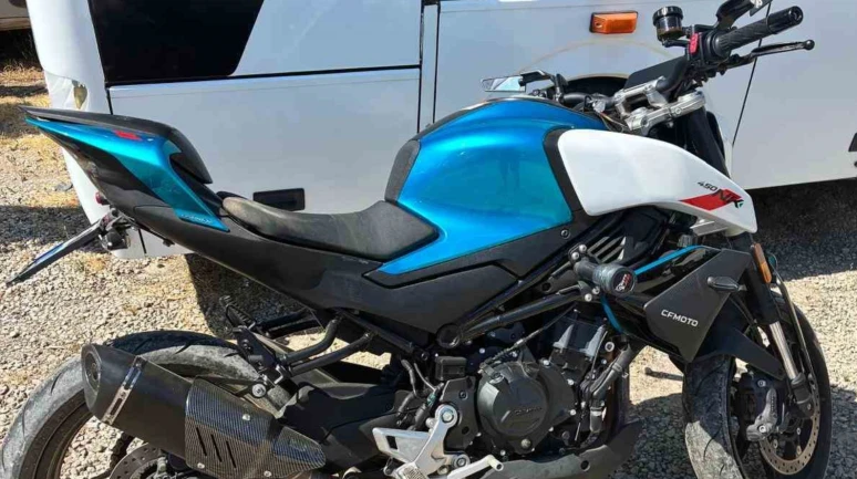 Kocaeli’de "dur" ihtarına uymayan motosikletli polise çarptı