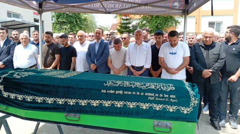 Düzce Belediye Başkanı Özlü’nün şoförü son yolculuğuna uğurlandı