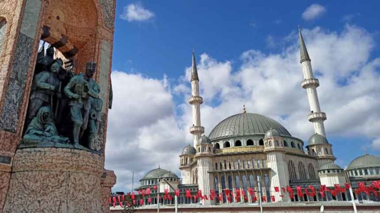 Görkemli Yollar İstanbul'un Yeni Eseri Taksim Camii'ni Yazdı