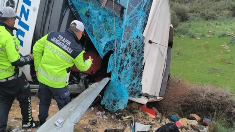 Antalya'da trafik kazası: Ölü ve yaralılar var