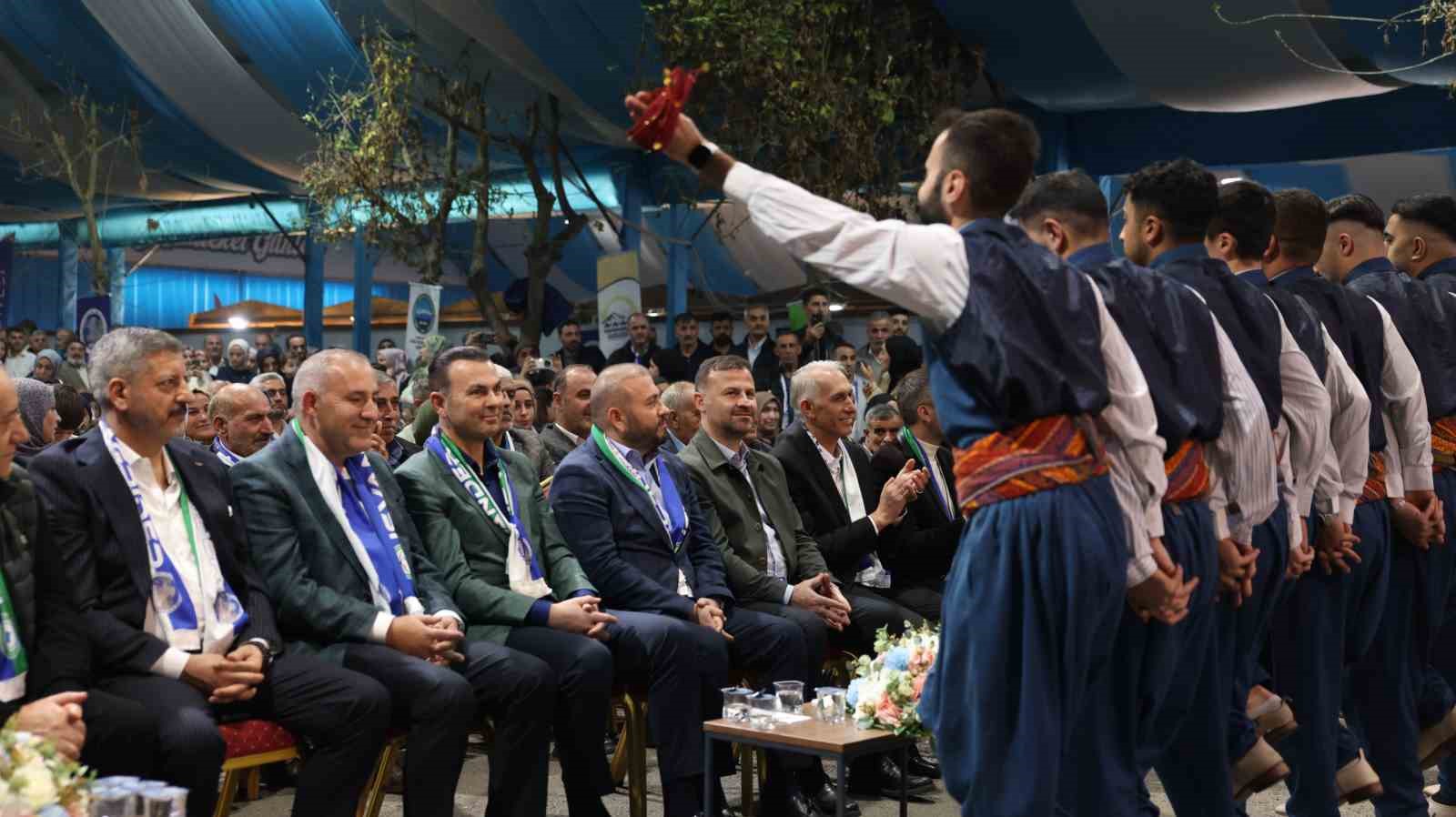 arnavutkoyde-van-agri-memleket-gunleri-coskusu