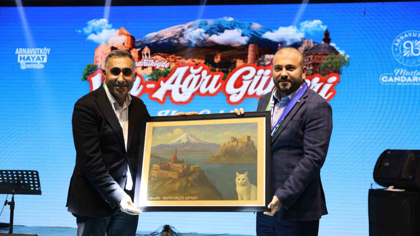arnavutkoyde-van-agri-memleket-gunleri-coskusu