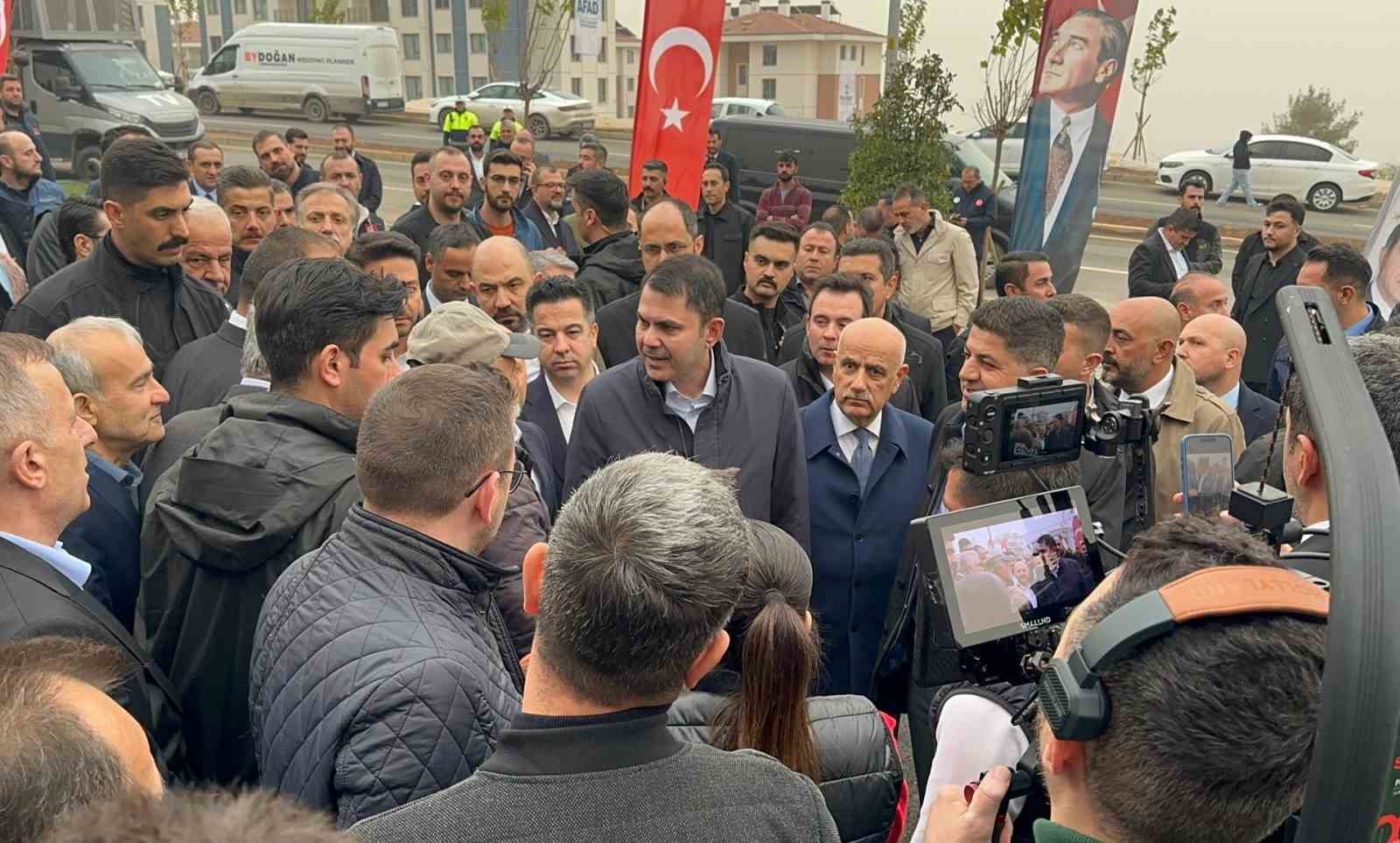 bakan-kurum-turkiye-genelinde-ise-2025-yili-sonuna-kadar-453-bin-konutun-teslimini-gerceklestirecegiz