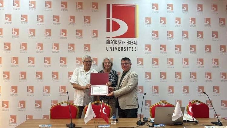 bseude-farkli-kulturler-bir-araya-geldi