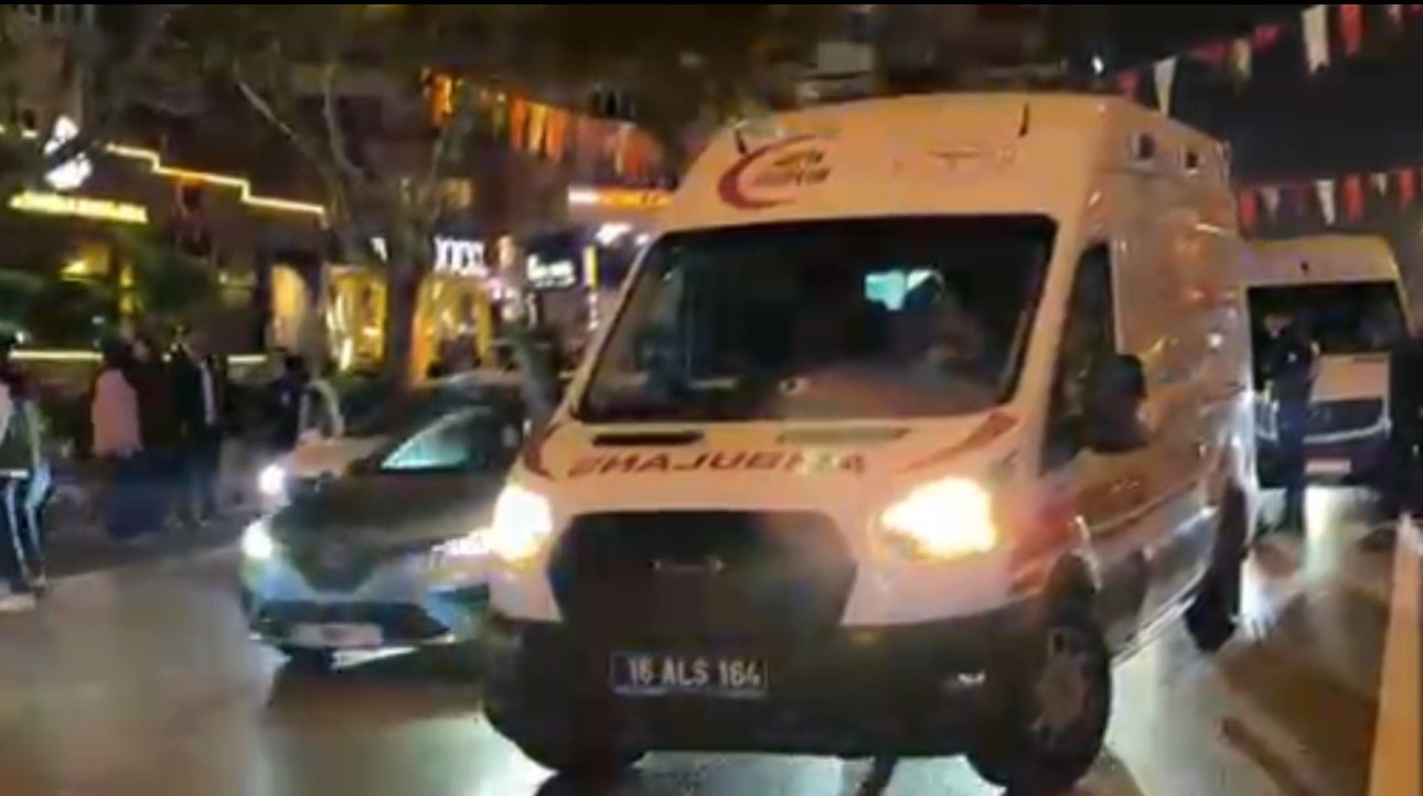 bursada-servis-aracinin-carptigi-yaya-agir-yaralandi