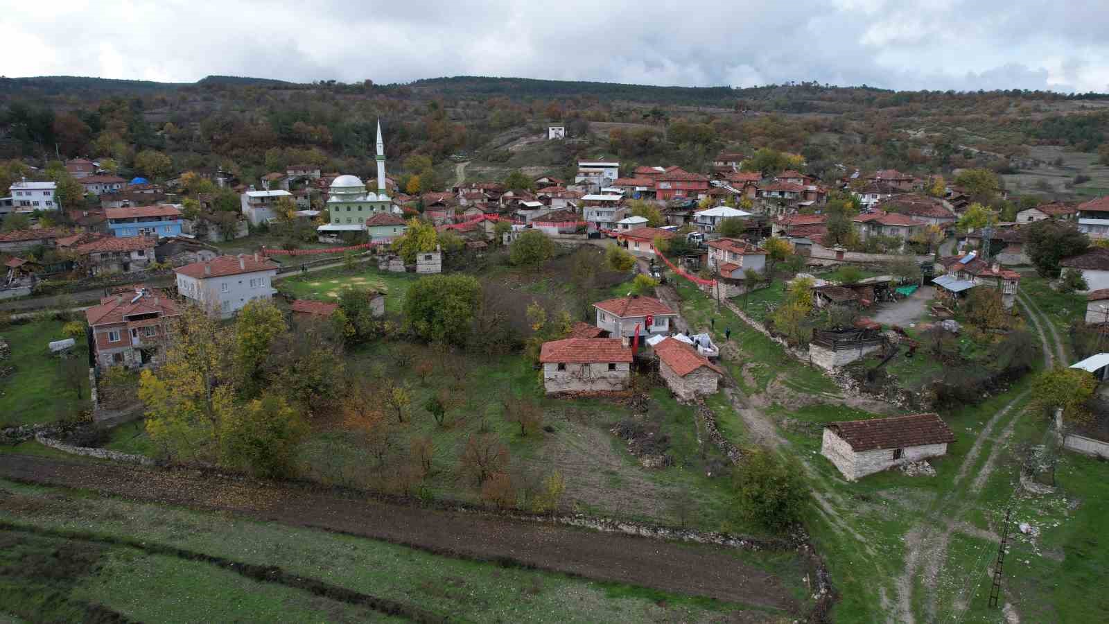 dusen-kargo-ucaginda-kahreden-tesaduf-cocukluk-arkadasiyla-ayni-gun-sehit-dustu
