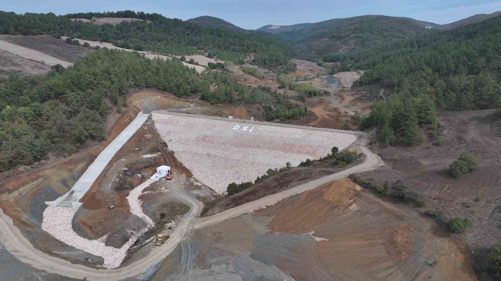 yaykin-goleti-464-bin-909-metrekup-su-kapasitesiyle-700-dekar-tarim-arazisini-suyla-bulusturacak