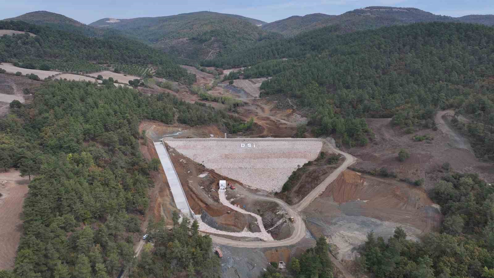 yaykin-goleti-464-bin-909-metrekup-su-kapasitesiyle-700-dekar-tarim-arazisini-suyla-bulusturacak
