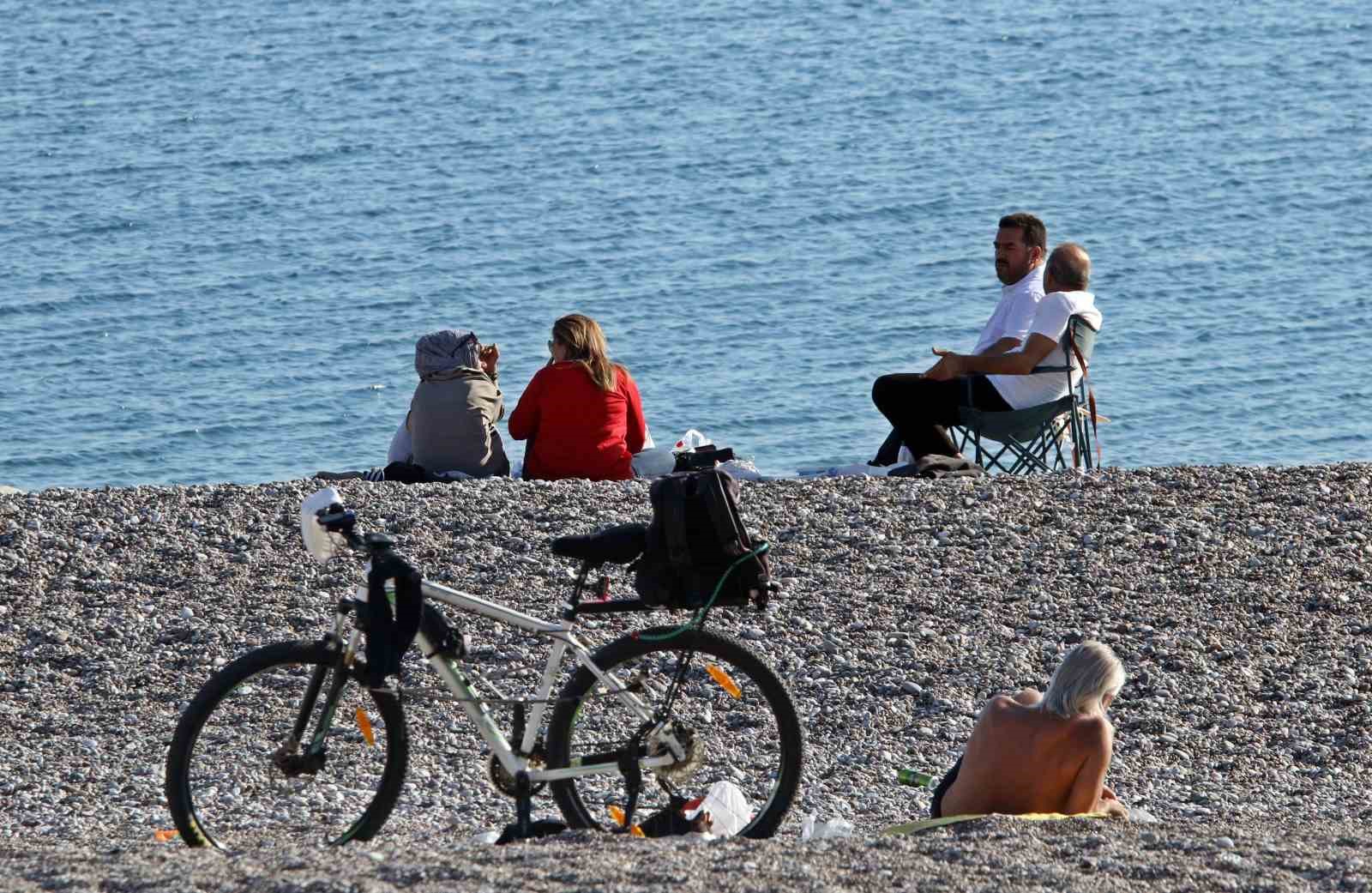 antalyanin-gecesi-kis-gunduzu-yaz-aksam-soba-yaktik-gunduz-gunesleniyoruz
