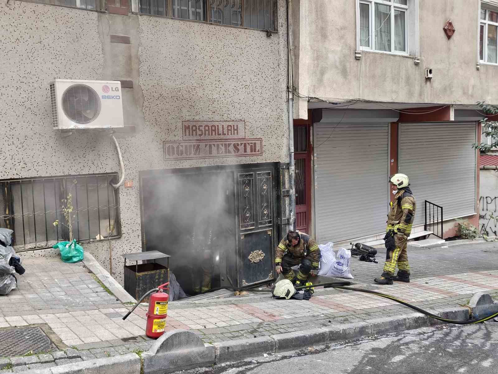 bagcilarda-tekstil-atolyesinde-korkutan-yangin