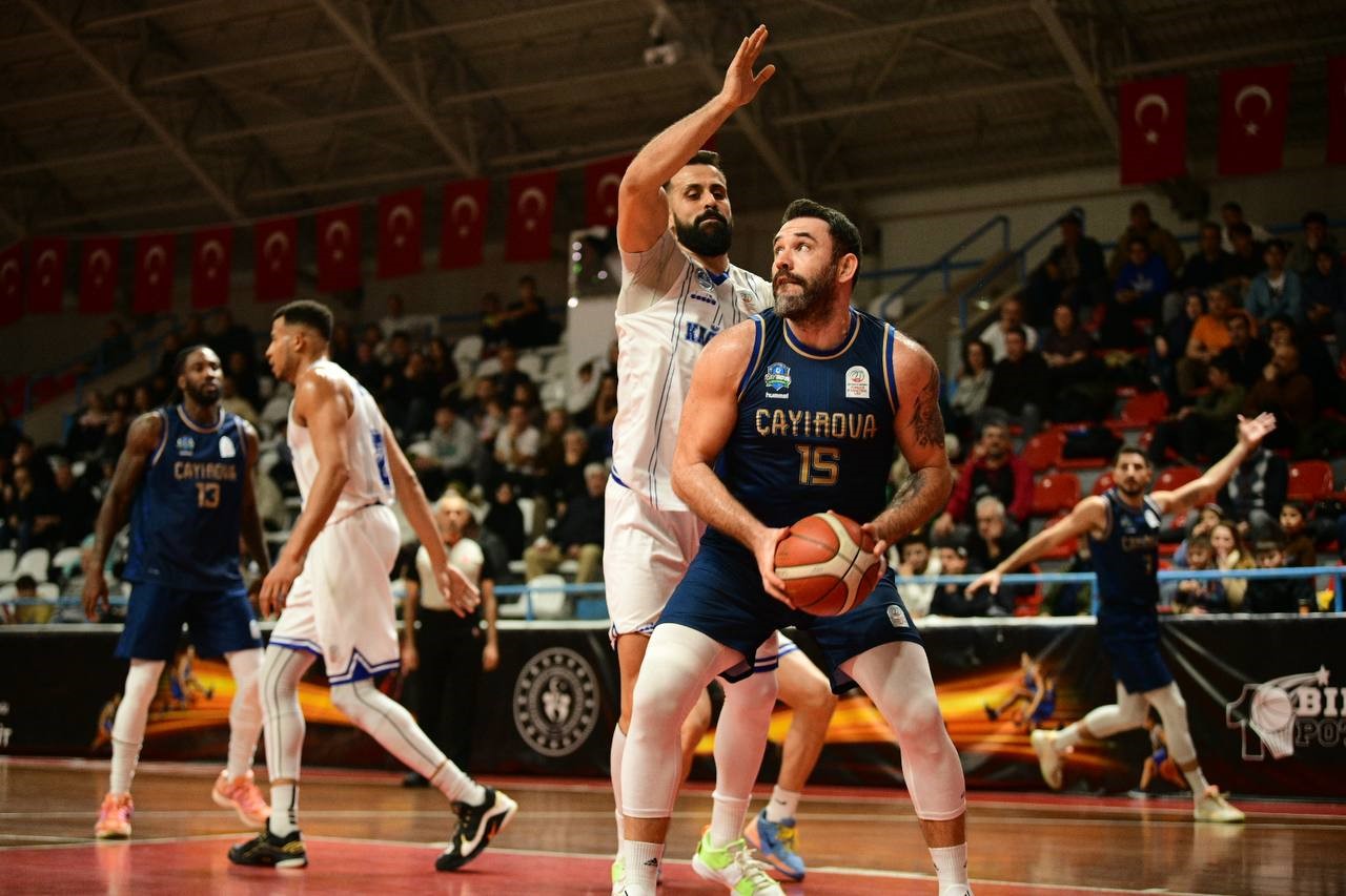 cayirova-belediyesi-kagitsporu-maglup-etti
