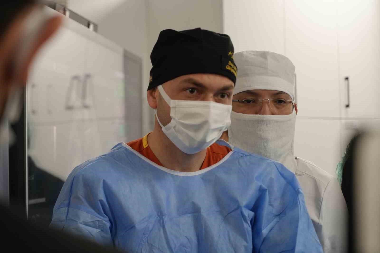 igneyle-tumor-tedavisine-uluslararasi-ilgi-canli-canli-izlediler
