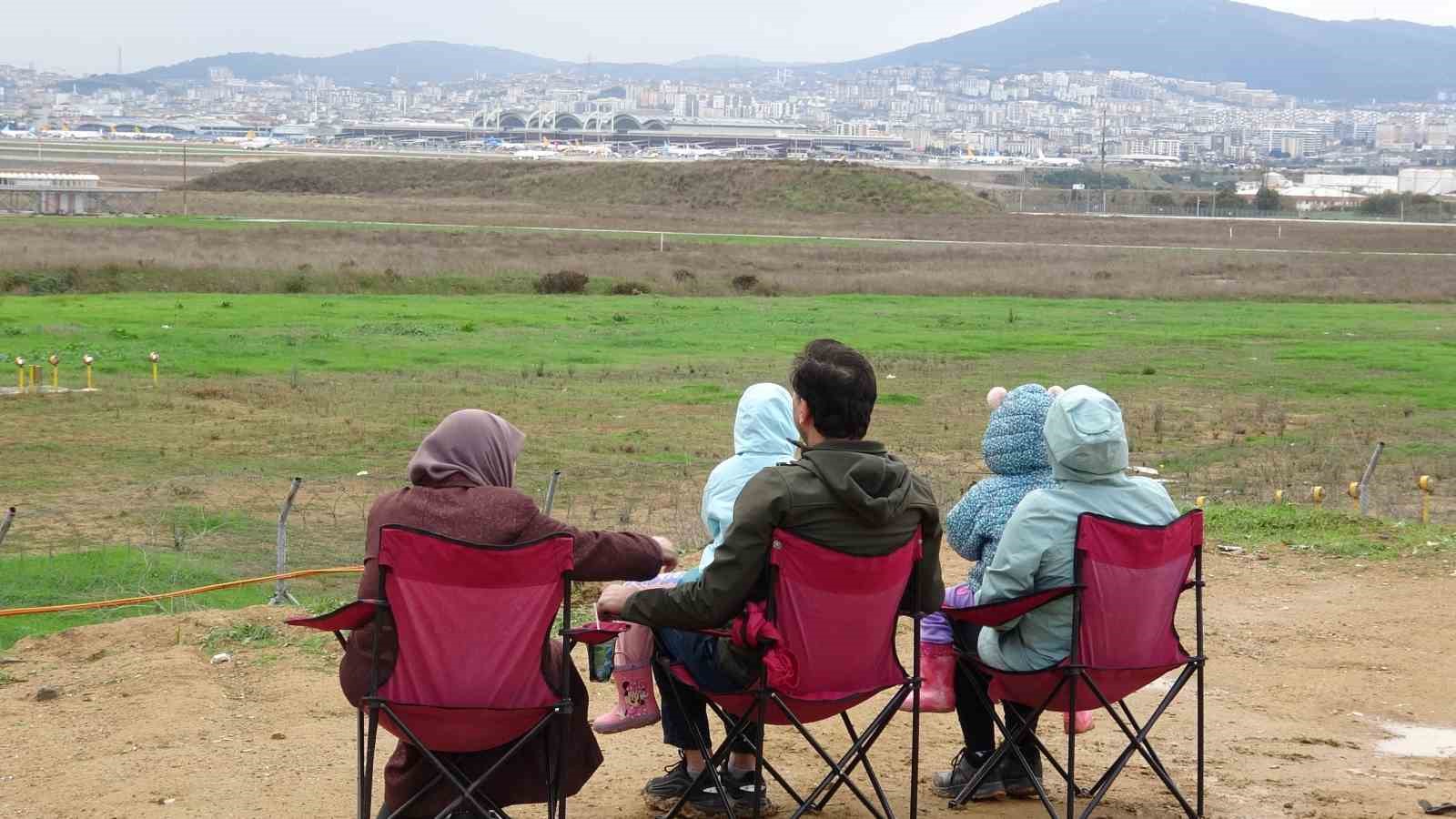 sabiha-gokcenin-pistinde-populer-hale-gelen-seyir-terasi-ziyaretci-akinina-ugruyor