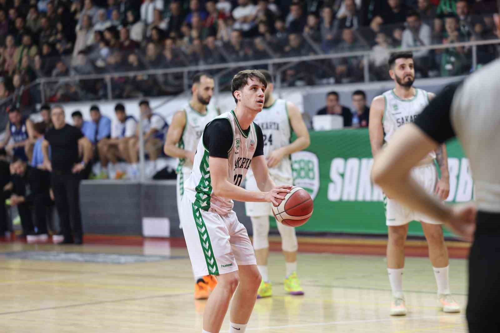 sakarya-buyuksehir-basketbol-namaglup-serisini-9-maca-cikardi