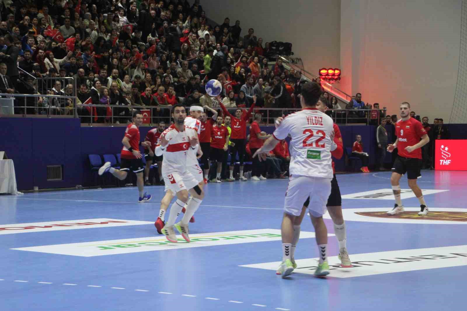 a-milli-erkek-hentbol-takimi-bulgaristani-38-29-maglup-etti