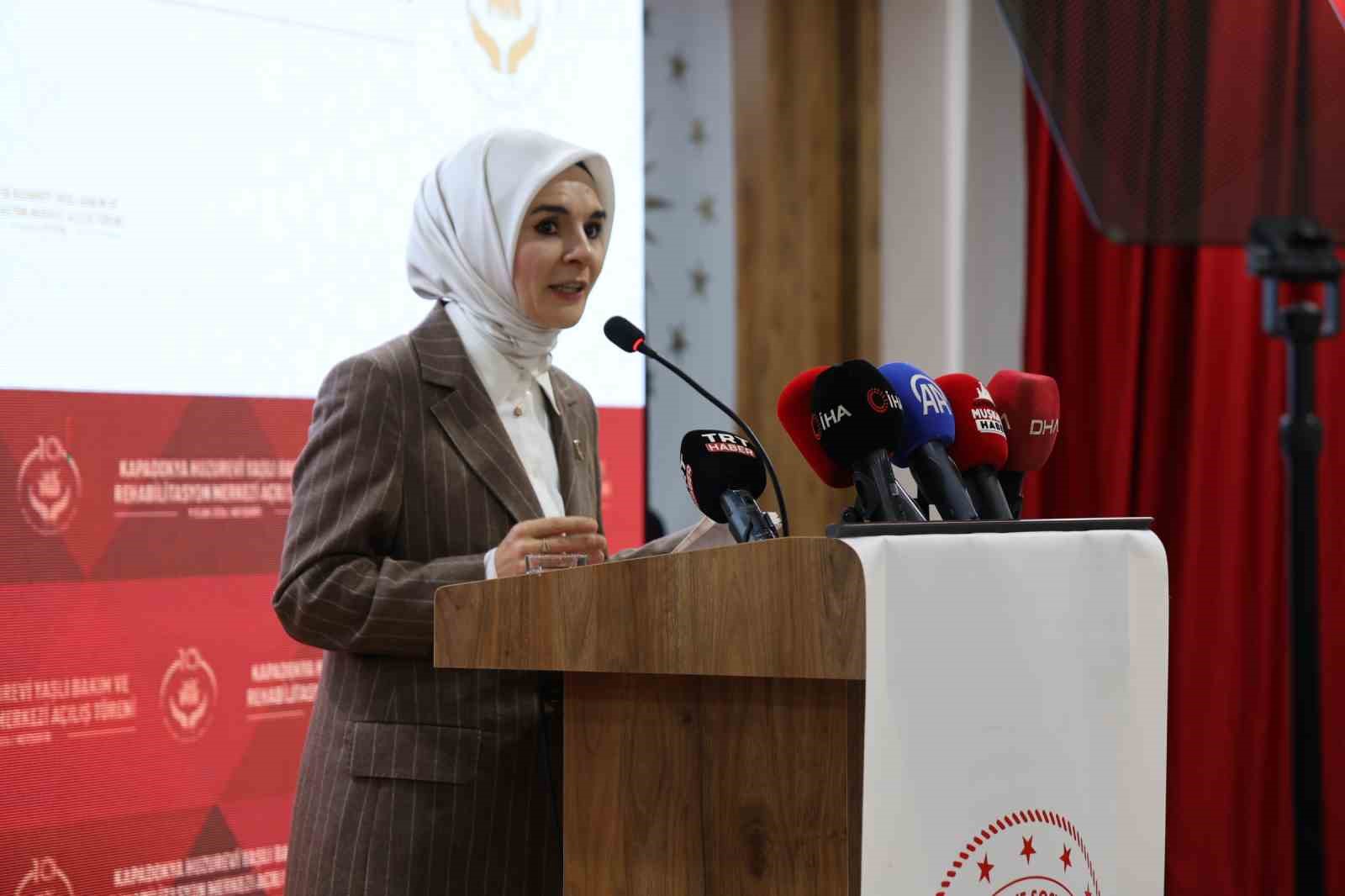 bakan-goktas-yaslilara-yonelik-hizmetleri-butuncul-bir-yaklasimla-surduruyoruz
