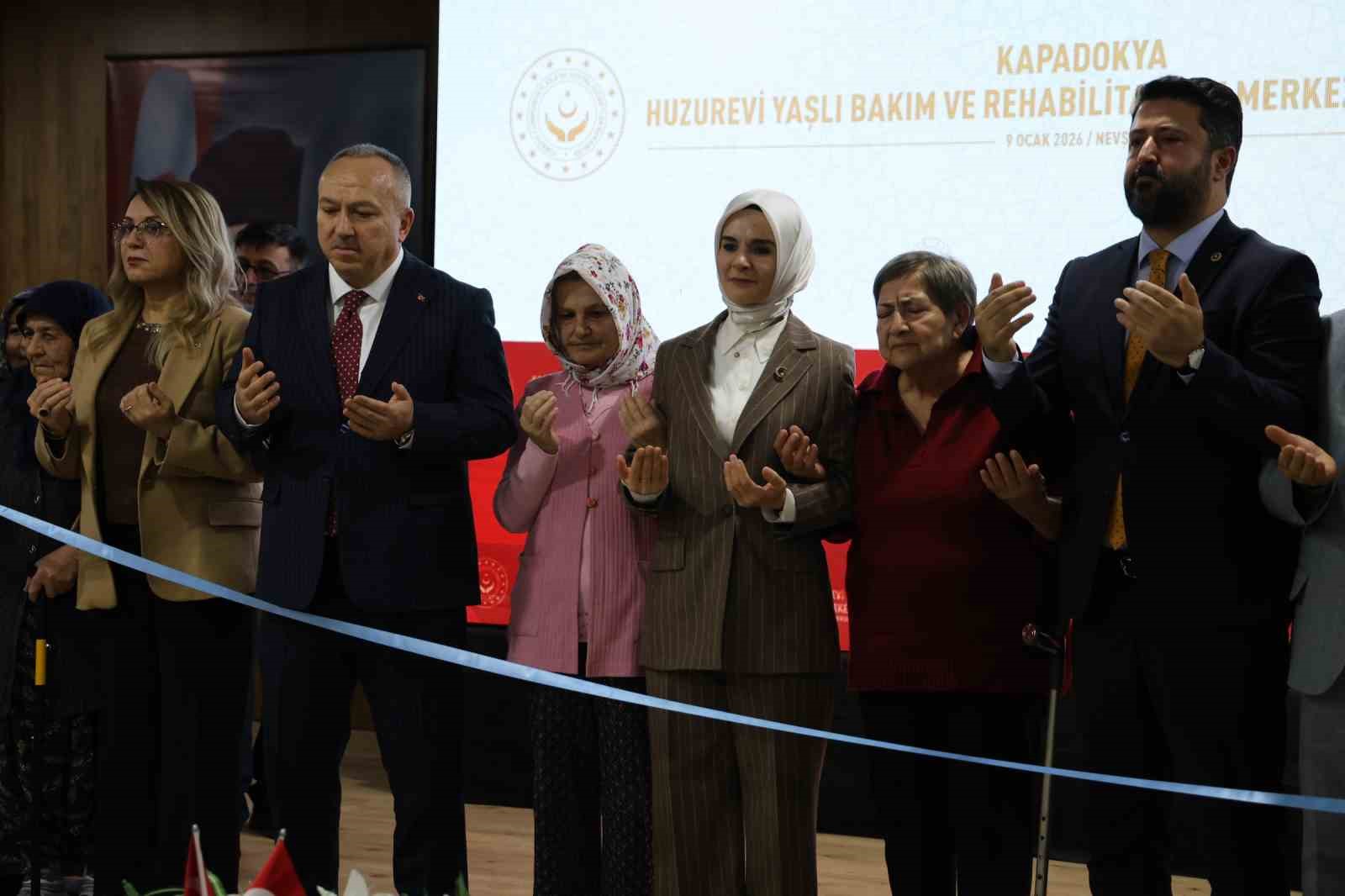 bakan-goktas-yaslilara-yonelik-hizmetleri-butuncul-bir-yaklasimla-surduruyoruz