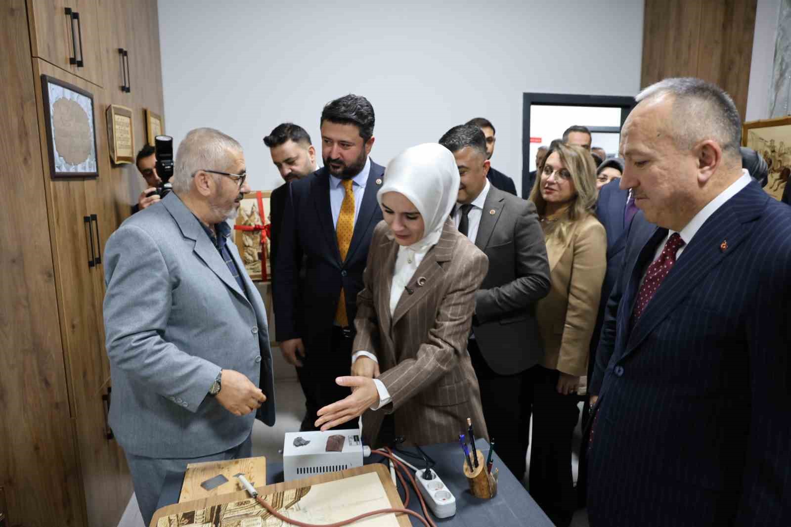 bakan-goktas-yaslilara-yonelik-hizmetleri-butuncul-bir-yaklasimla-surduruyoruz