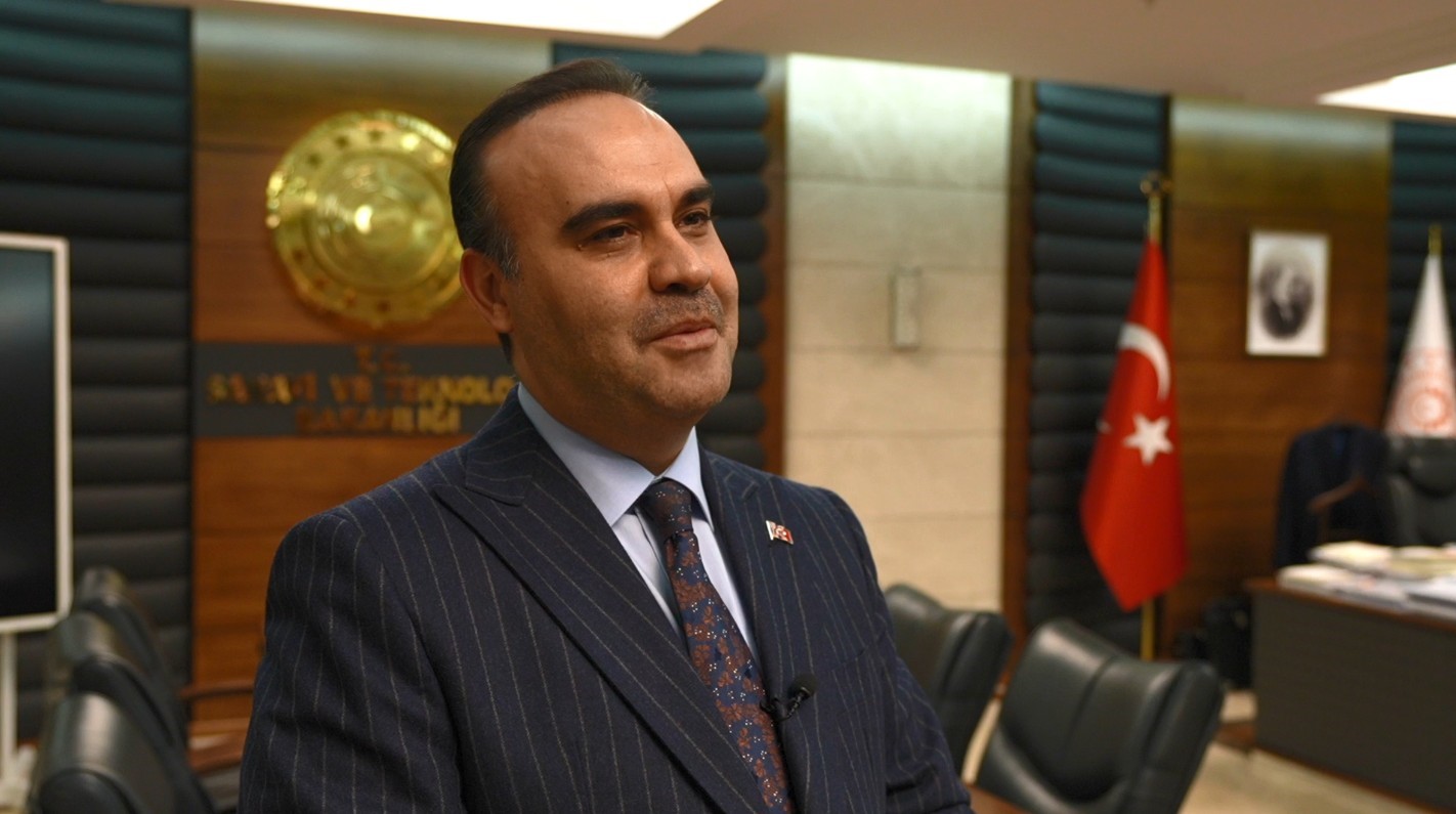 bakan-kacir-17-bilim-insani-antarktikada-ozellikle-iklim-degisikligine-yonelik-nitelikli-arastirmalar-gerceklestirecekler