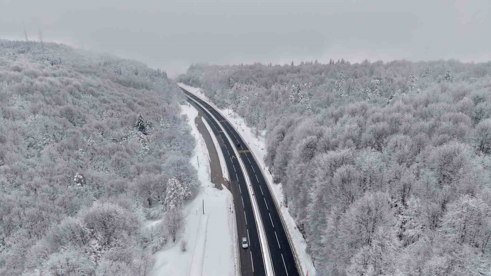 bolu-daginda-kartpostallik-kar-manzarasi