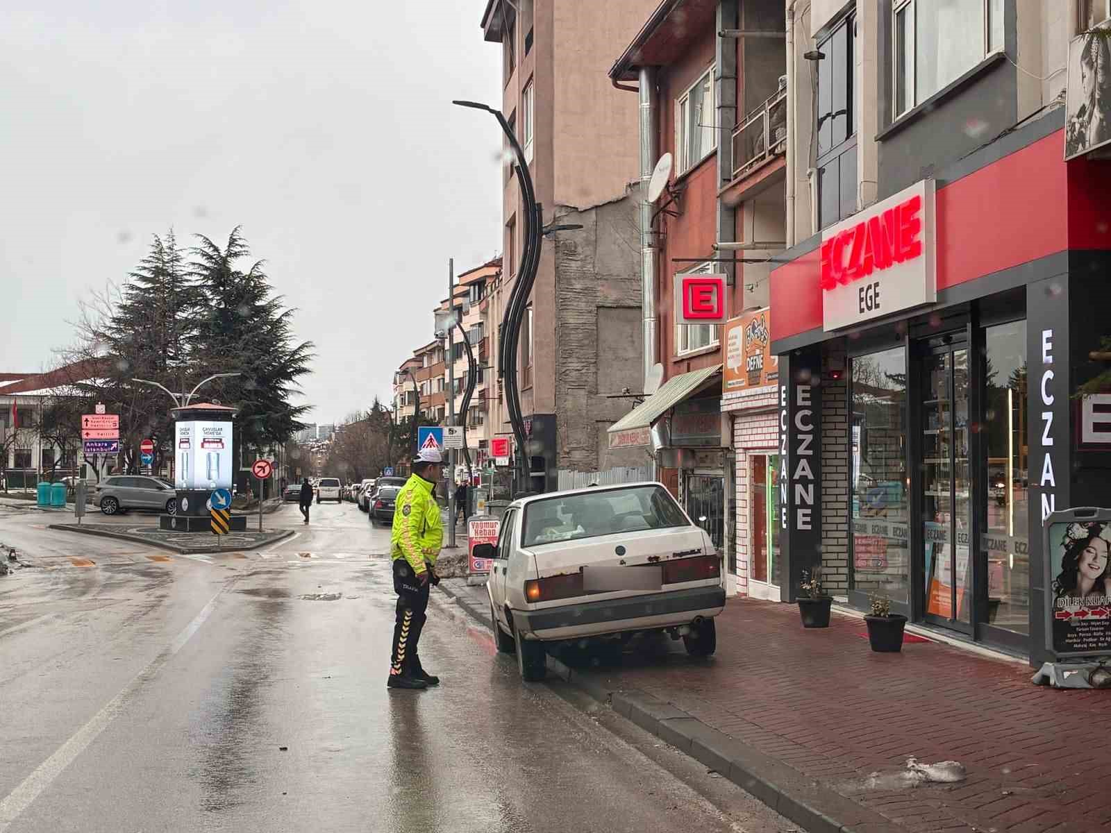 boluda-yaya-gecidi-ve-kaldirim-isgaline-ceza