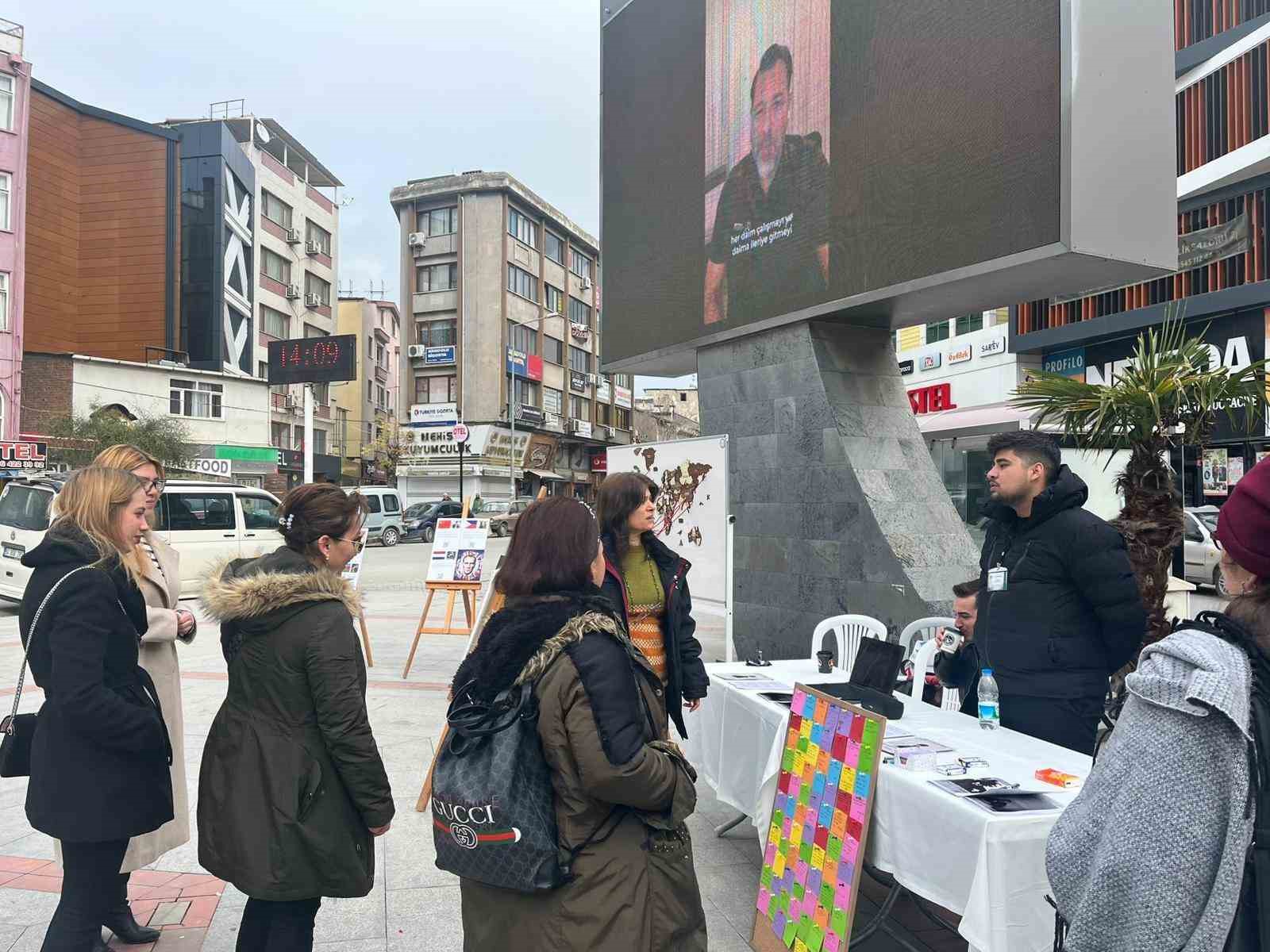 burhaniyede-universitelilerden-anlamli-bir-proje