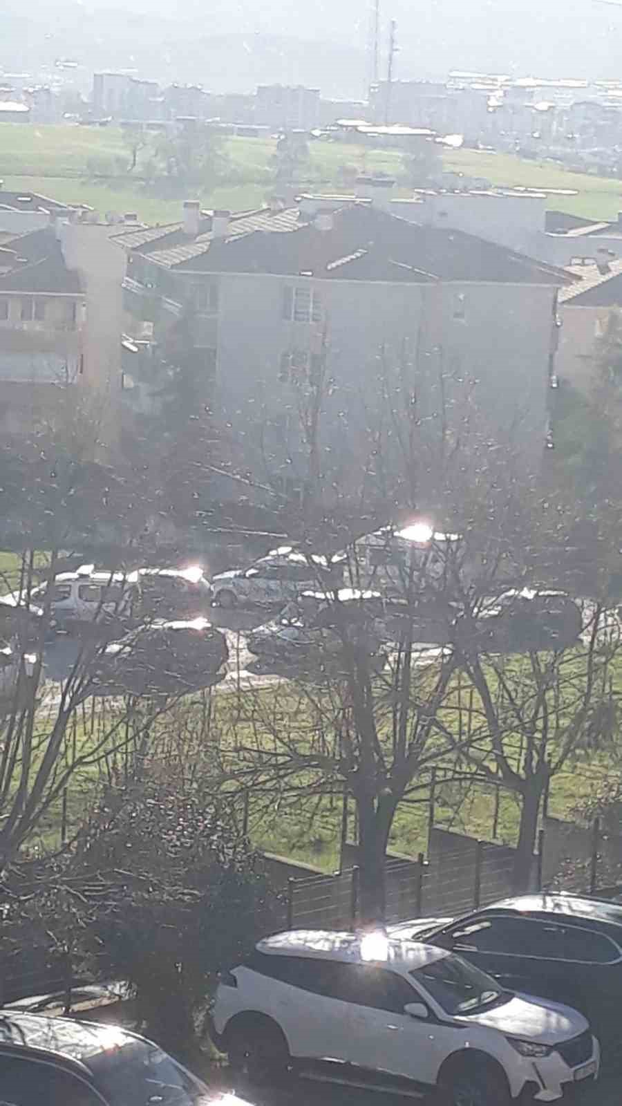 bursada-insaat-sahasinda-patlama-kontrolden-cikti-araclar-binalar-hasar-aldi