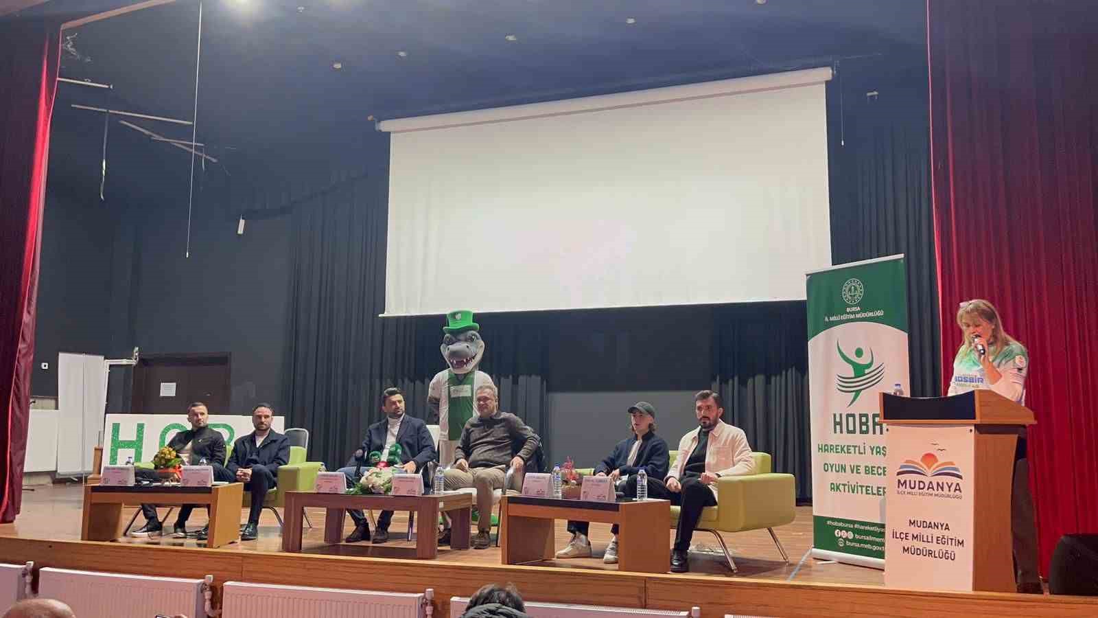 bursaspor-mudanyada-ogrencilerle-bulustu