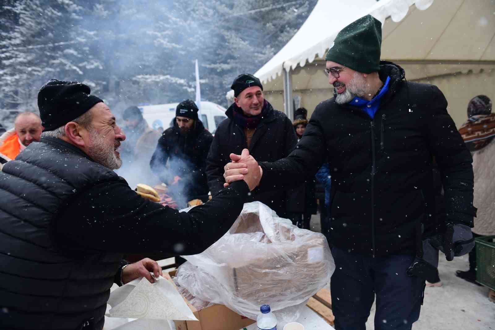 cocuklara-karne-hediyesi-kar-festivali