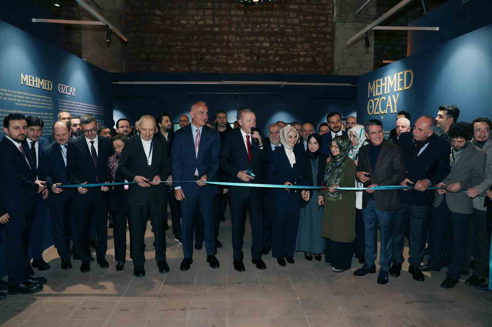 cumhurbaskani-erdogan-eski-kuzey-deniz-saha-komutanligini-duzenledik-hediye-edilen-eserleri-orada-sergileyecegiz