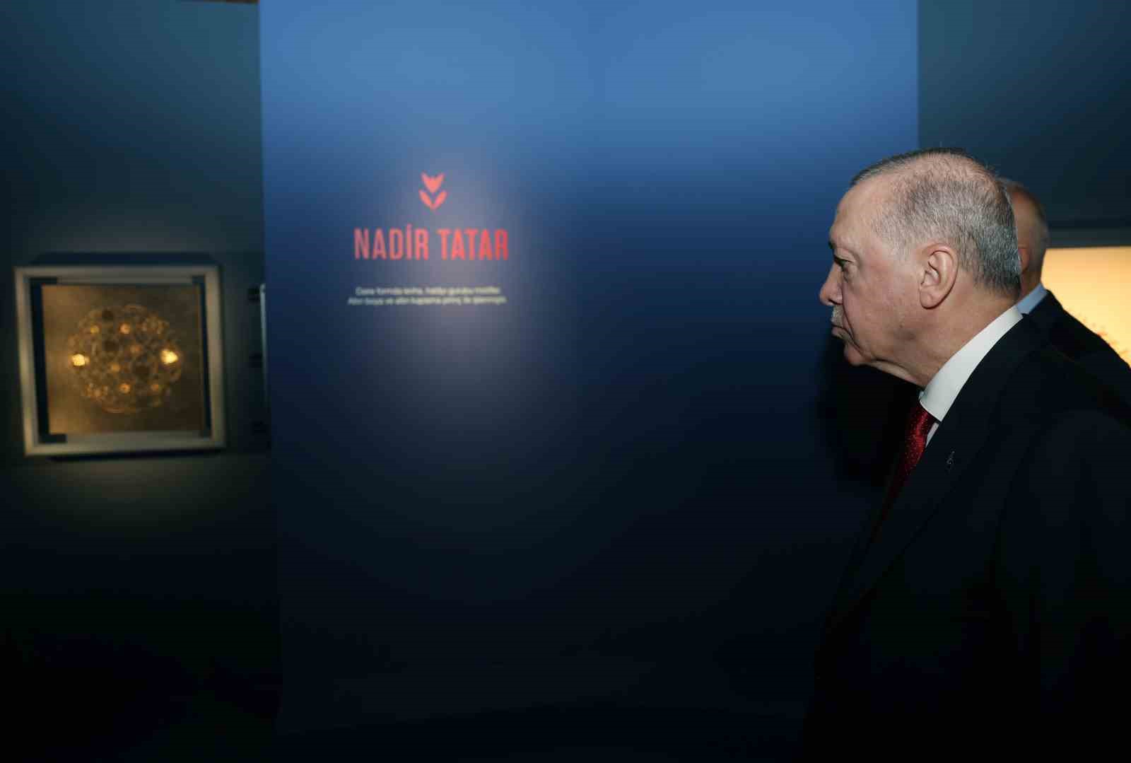 cumhurbaskani-erdogan-eski-kuzey-deniz-saha-komutanligini-duzenledik-hediye-edilen-eserleri-orada-sergileyecegiz