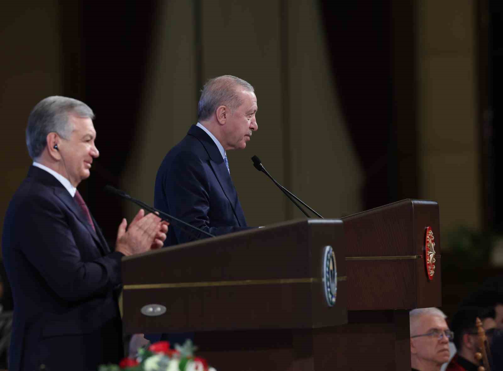 cumhurbaskani-erdogan-yurek-yurege-verdigimiz-muddetce-bulundugumuz-asra-turk-dunyasinin-muhrunu-vuracagimizdan-eminiz