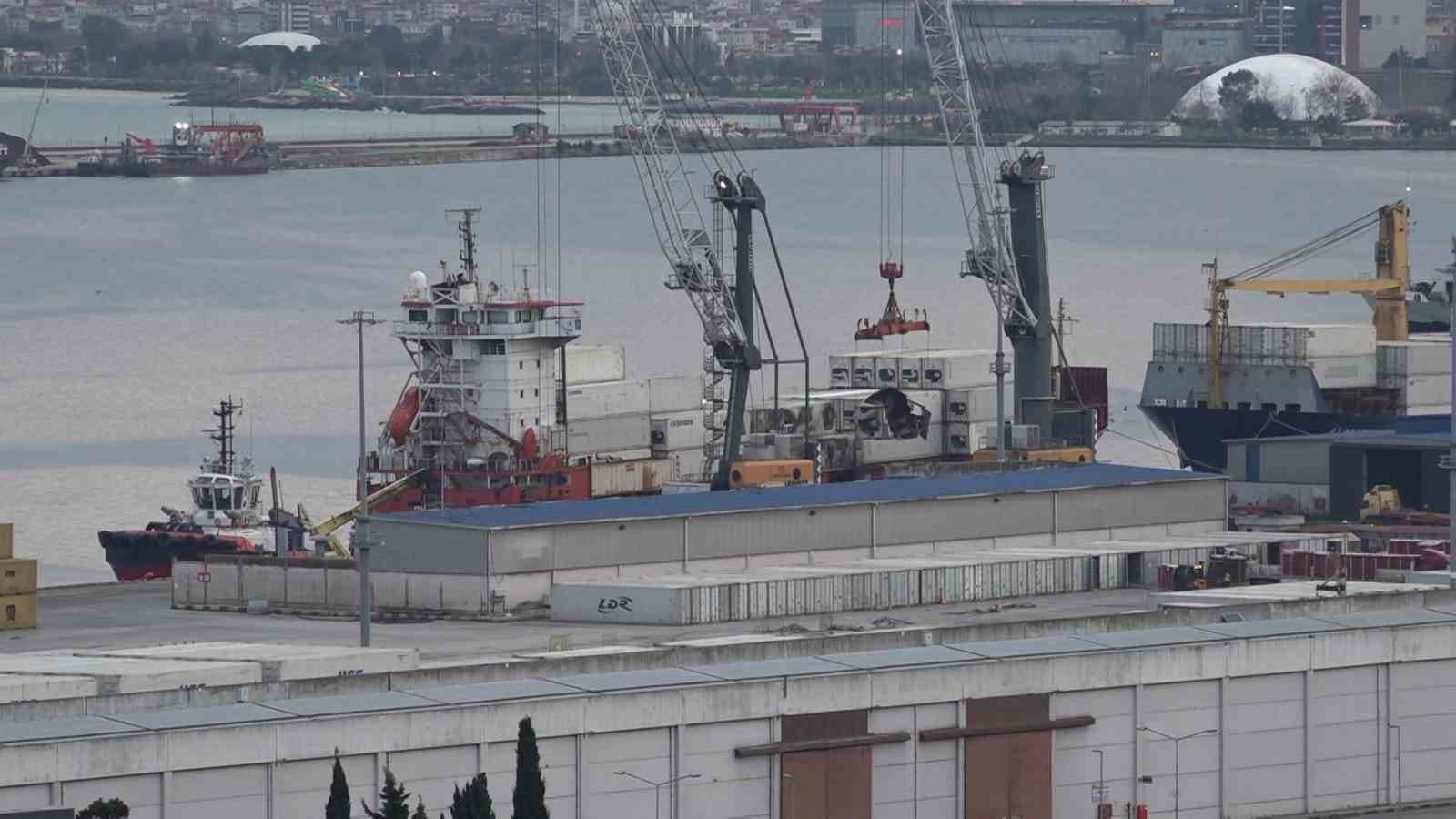dron-saldirisina-ugrayan-gemi-samsun-limanina-demirledi