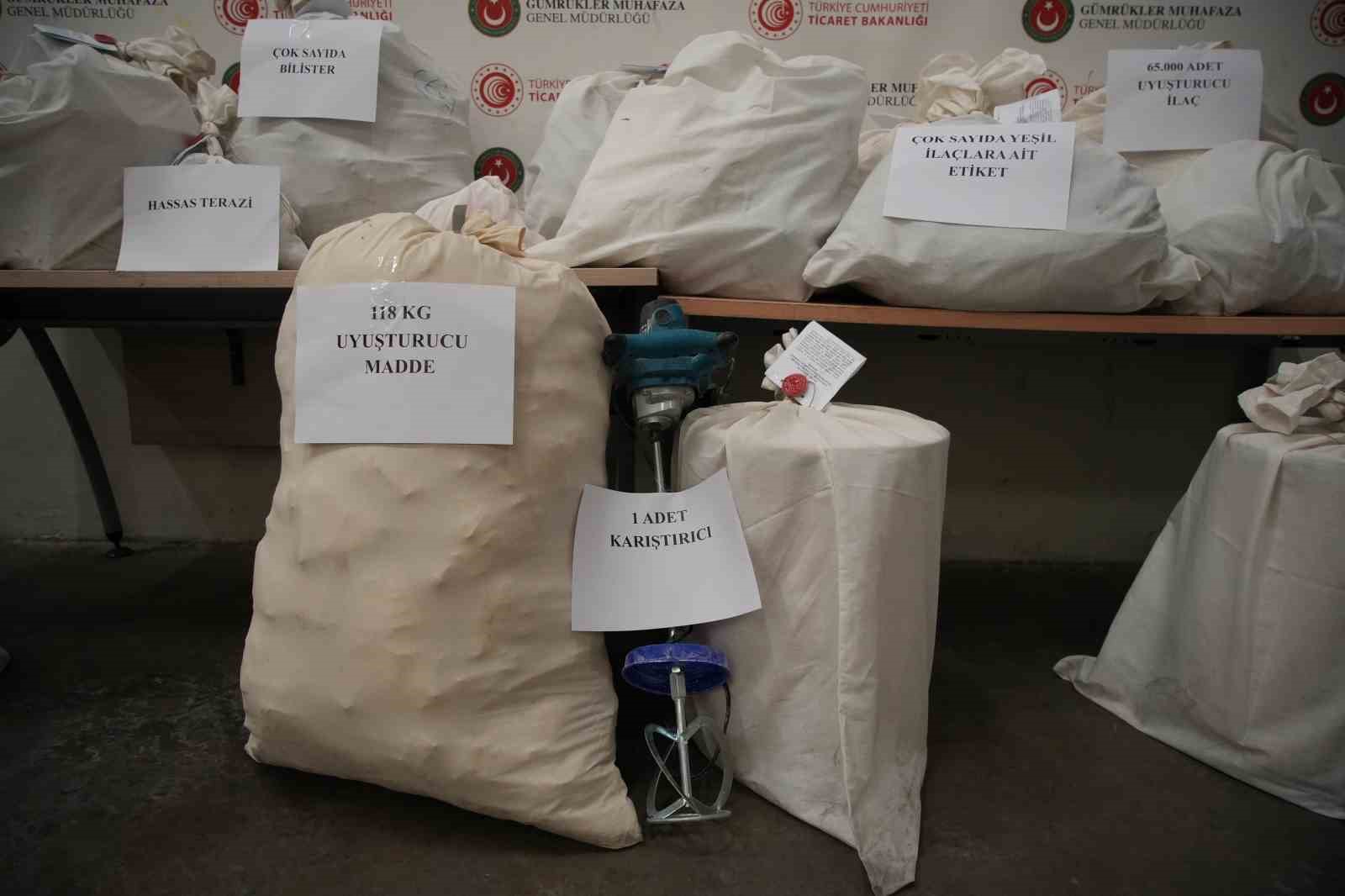 edirnede-evini-uyusturucu-imalathanesine-cevirmis-operasyonda-117-kilo-uyusturucu-ele-gecirildi