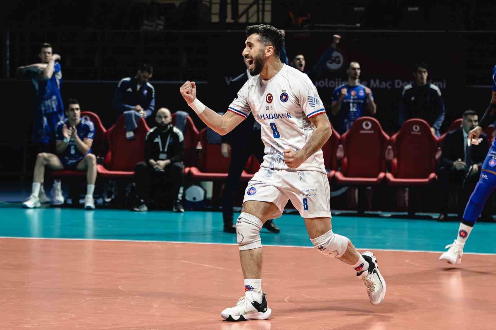 efeler-ligi-galatasaray-3-halkbank-0
