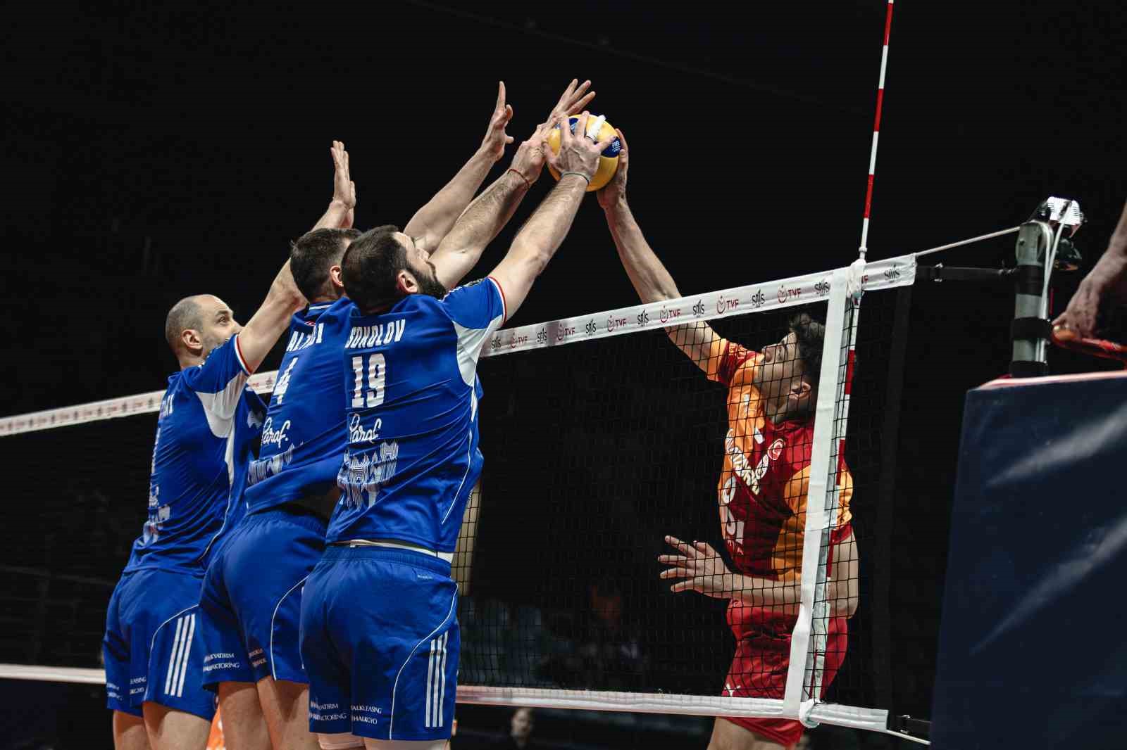 efeler-ligi-galatasaray-3-halkbank-0