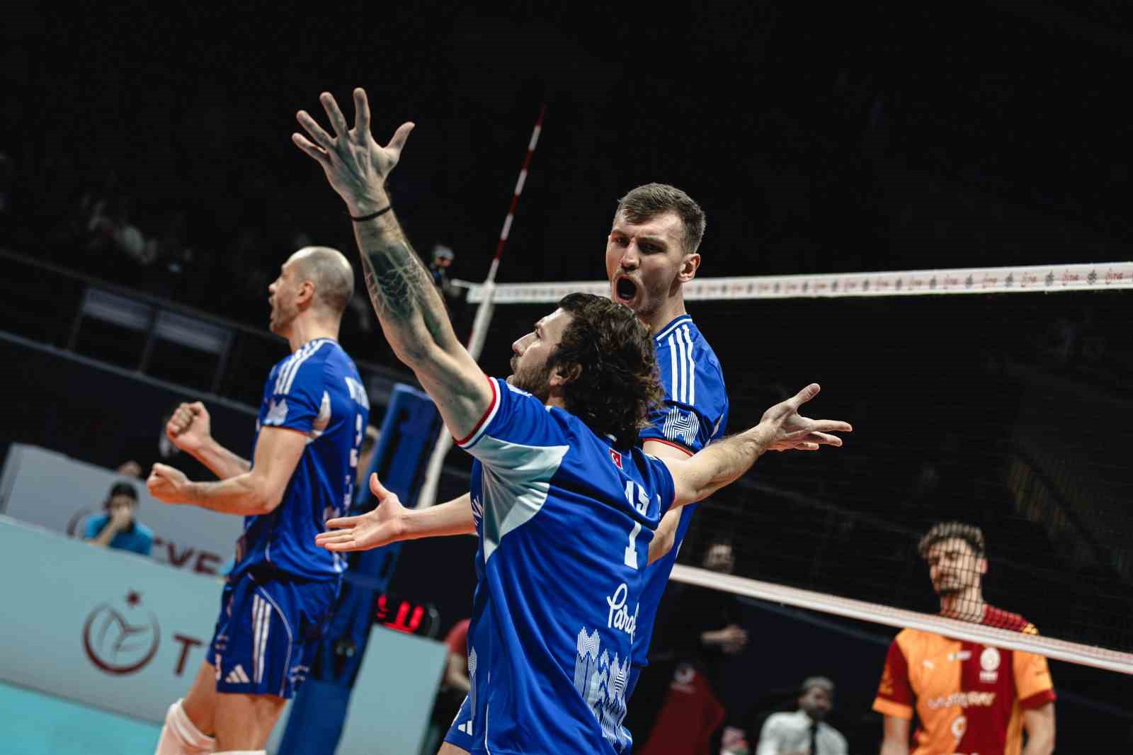 efeler-ligi-galatasaray-3-halkbank-0