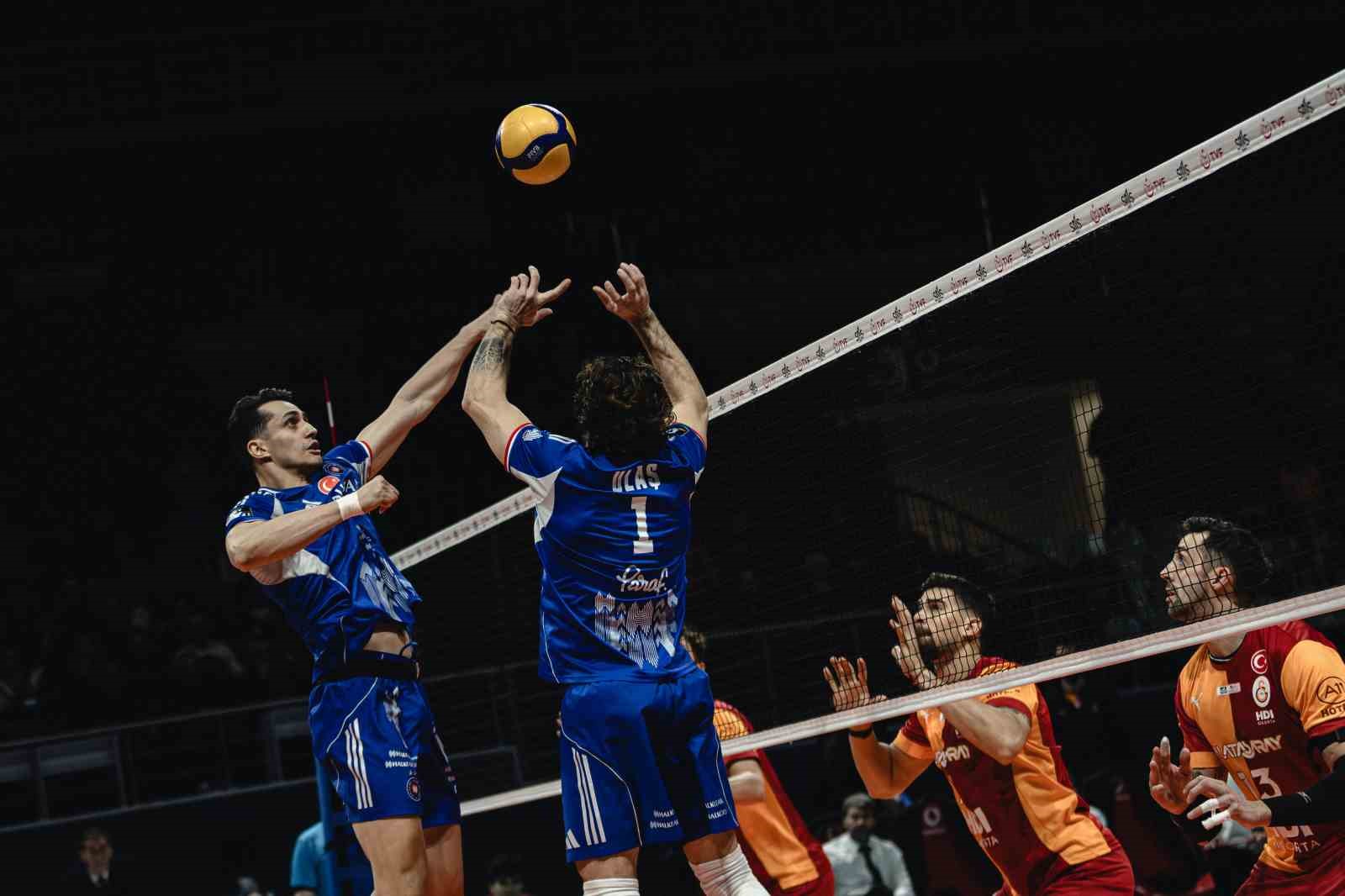 efeler-ligi-galatasaray-3-halkbank-0