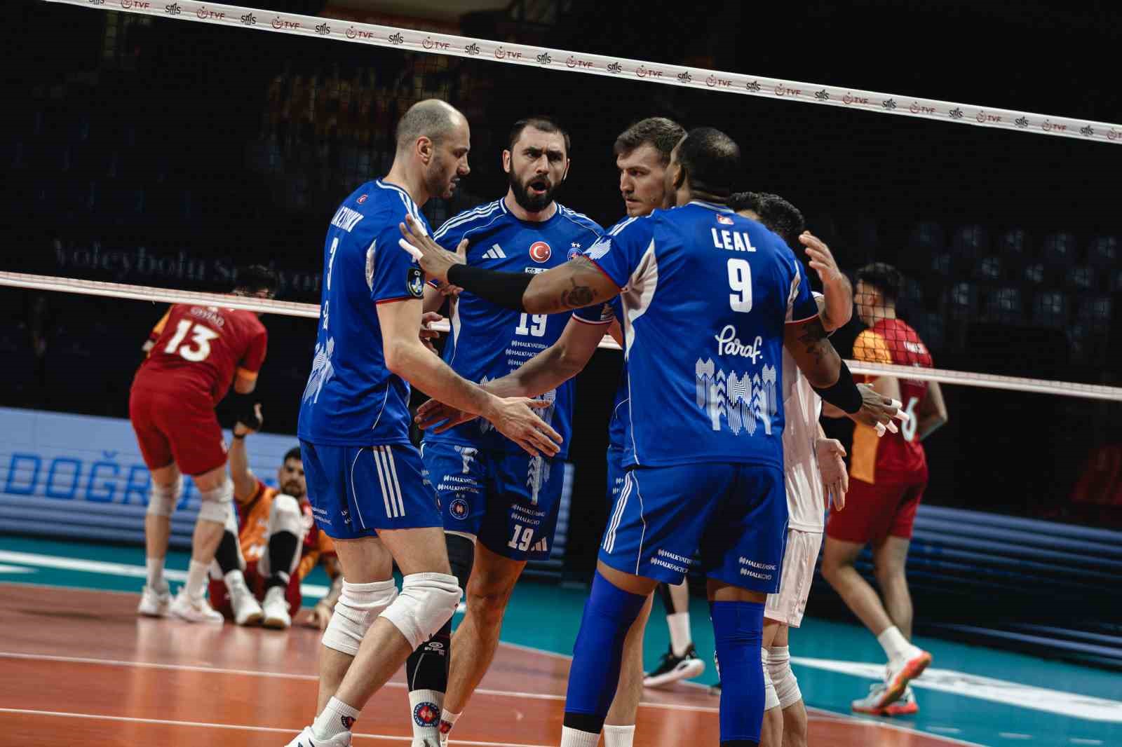 efeler-ligi-galatasaray-3-halkbank-0